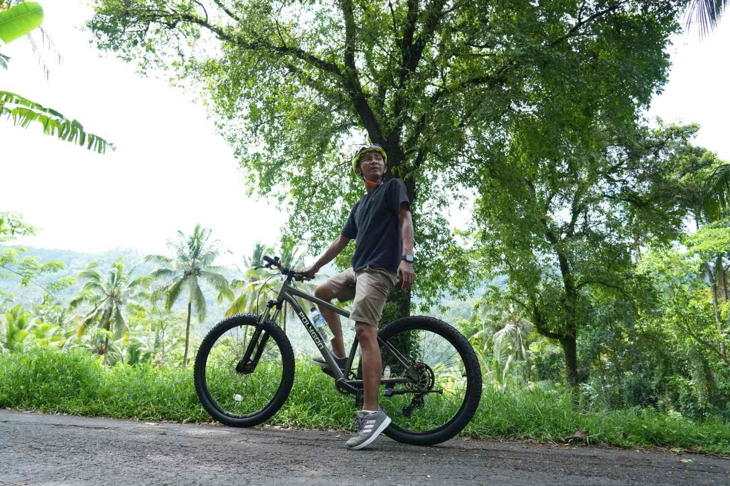 Cycling through Sidemen Valley